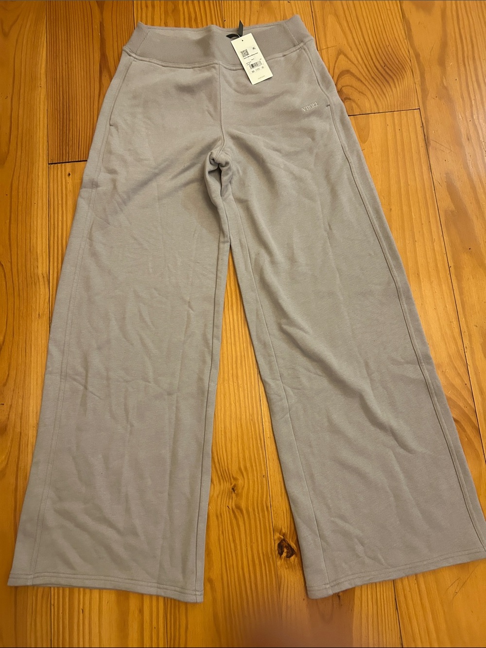 Vuori Women's Wide-Leg Pants in Light Gray